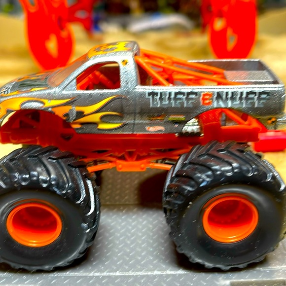 Mini Tuff E Nuff - Picture 1 of 3